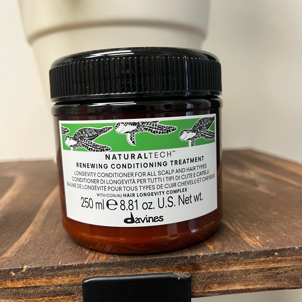 New Davines Renewing Conditioning Treatment